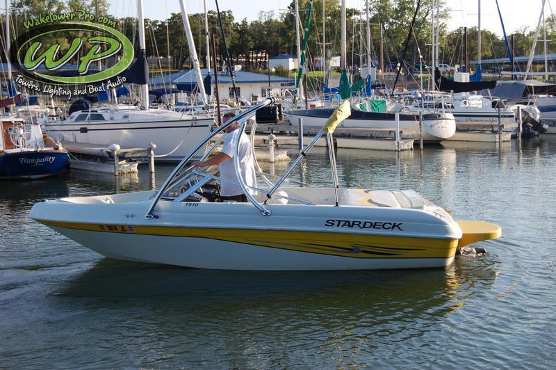 Starcraft Ski Boat