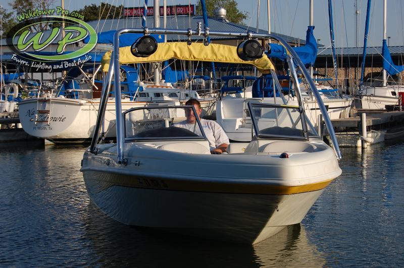 Starcraft Ski Boat
