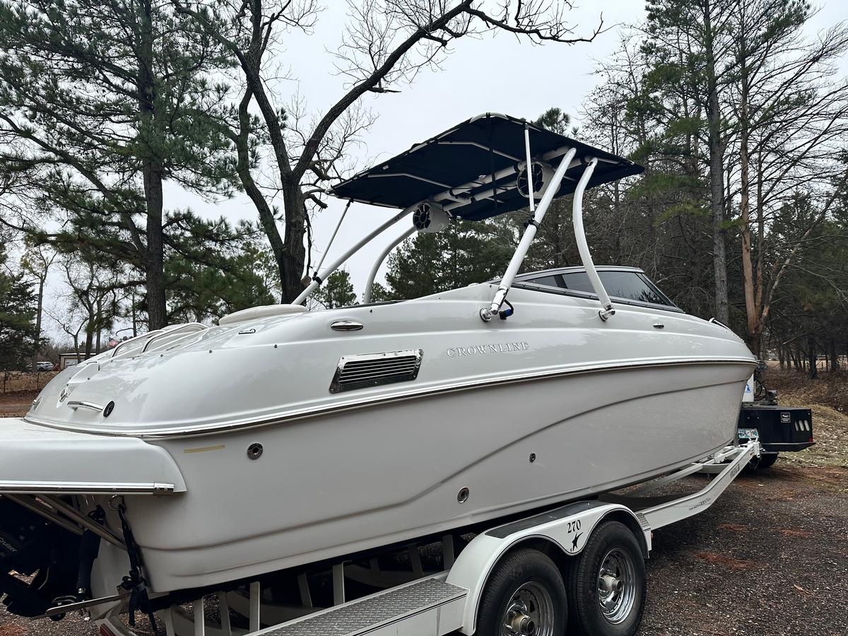 Crownline 270