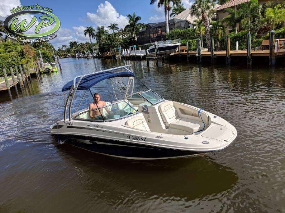 Sea Ray 220