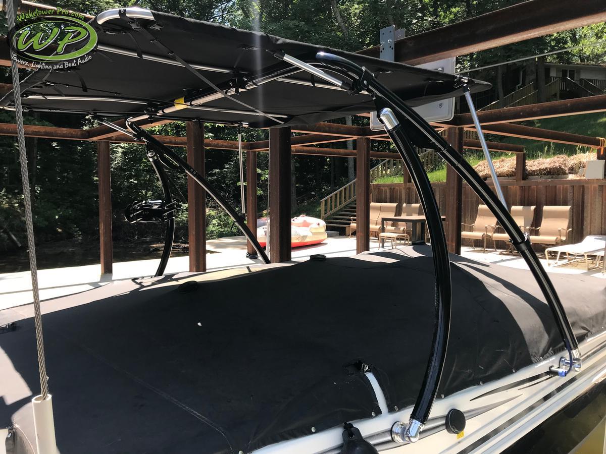 Hurricane Sundeck 212